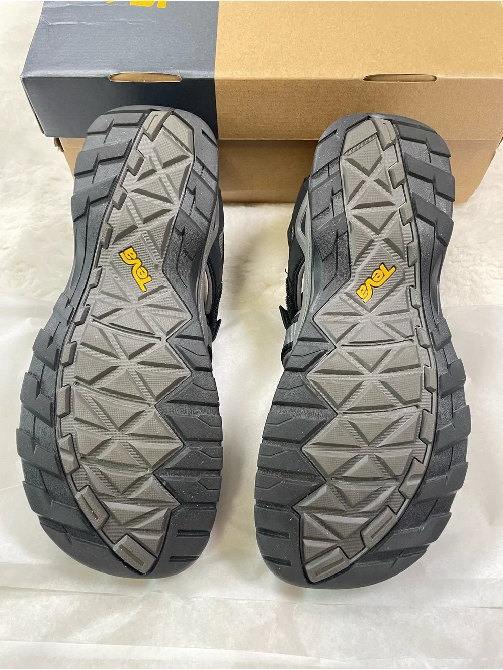NWB Teva Black and Gray Men's Outdoor Sport Sandal, Size 13
